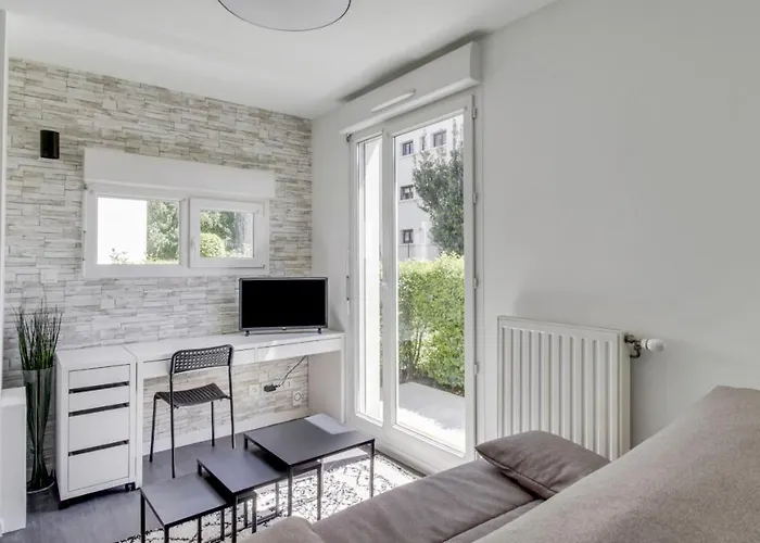 Dify Malot - Jean Mace Apartment